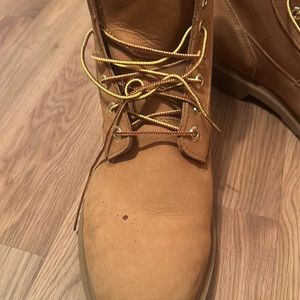 Men’s 11.5 timberland boot worn twice small stain on top of boot